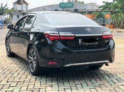 Toyota Corolla Altis 1.8V at 2018 Hitam 4