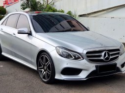 [LOW KM] Mercedes Benz E400 Panoramic AMG Line CKD Facelift AT 2015 Silver 3