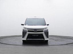 Toyota Voxy 2.0 A/T 2017