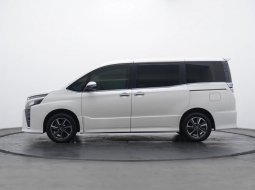 Toyota Voxy 2.0 A/T 2017 3