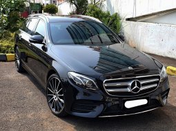 Km18rb Mercedes-Benz E-Class E250  2018 Wagon hitam siap pakai cash kredit proses bisa dibantu 1