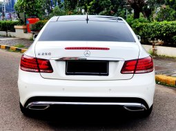 Mercedes-Benz E-250 AT 2013 Putih 8