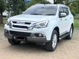 Isuzu MU-X Premiere 2017 Putih 1