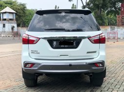 Isuzu MU-X Premiere 2017 Putih 6