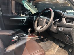 Toyota Fortuner 2.4 VRZ AT 2017 Putih 11