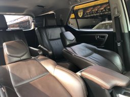 Toyota Fortuner 2.4 VRZ AT 2017 Putih 9