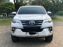 Toyota Fortuner 2.4 VRZ AT 2017 Putih 5