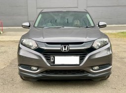 Honda HR-V E CVT 1