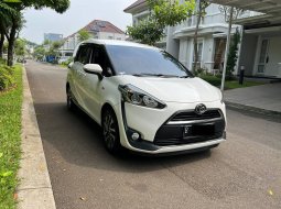 Toyota Sienta V CVT AT 2017 Putin Istimewa Murah