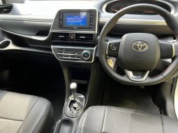 Toyota Sienta V CVT AT 2017 Putin Istimewa Murah 12