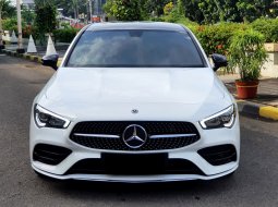 Mercedes-Benz CLA 200 AMG Line Silver