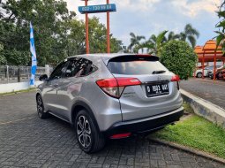 Honda HR-V E CVT 2019 4
