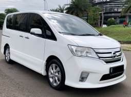 Nissan Serena HWS 2.0 AT 2014 DP15