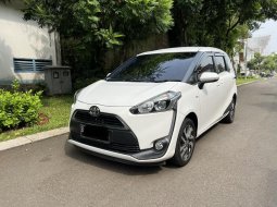 Toyota Sienta V AT CVT 2017 Putih Murah Bagus 3