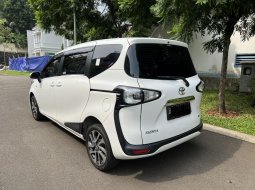 Toyota Sienta V AT CVT 2017 Putih Murah Bagus 4