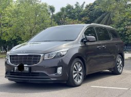 DAPAT JAMINAN DARI SHOWROOM!!! KIA SEDONA ULTIMATE AT COKLAT 2017  KM ASLI!!