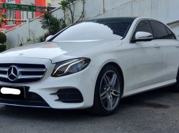 Km18rb Mercedes Benz E300 AMG Line (W213) CKD AT 2018 putih sunroof cash kredit proses bisa dibantu 1