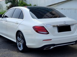 Km18rb Mercedes Benz E300 AMG Line (W213) CKD AT 2018 putih sunroof cash kredit proses bisa dibantu 4