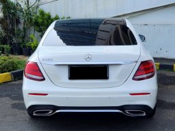 Km18rb Mercedes Benz E300 AMG Line (W213) CKD AT 2018 putih sunroof cash kredit proses bisa dibantu 6