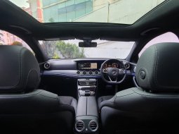 Km18rb Mercedes Benz E300 AMG Line (W213) CKD AT 2018 putih sunroof cash kredit proses bisa dibantu 9
