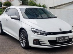 Volkswagen Scirocco 1.4 TSI R-Line Coupe Facelift Last Edition White on Black Pemakaian 2019 9