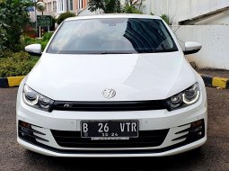 Volkswagen Scirocco 1.4 TSI R-Line Coupe Facelift Last Edition White on Black Pemakaian 2019 10