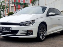 Volkswagen Scirocco 1.4 TSI R-Line Coupe Facelift Last Edition White on Black Pemakaian 2019 13
