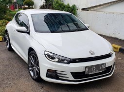Volkswagen Scirocco 1.4 TSI R-Line Coupe Facelift Last Edition White on Black Pemakaian 2019 17