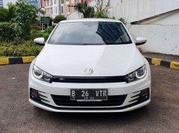 Volkswagen Scirocco 1.4 TSI R-Line Coupe Facelift Last Edition White on Black Pemakaian 2019 25