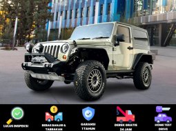 Jeep Wrangler Rubicon 3.6 2 Door Full Option AT 2013 Putih (Sticker Green Army) 1