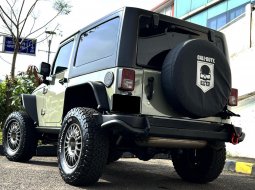 Jeep Wrangler Rubicon 3.6 2 Door Full Option AT 2013 Putih (Sticker Green Army) 11