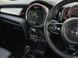 Mini Cooper 1.5 Hatch 3 Door AT 2019 Red On Black 9
