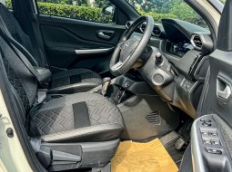 All New Nissan Magnite Premium 1.0 CVT Turbo 12