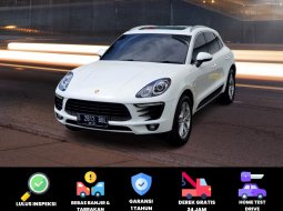 Porsche Macan 2.0L Turbo AT 2015 White On Black