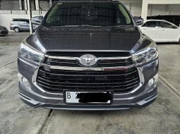Toyota Innova Venturer 2.4 Diesel AT ( Matic ) 2017 / 2018 Abu² Tua Km 69rban Siap Pakai