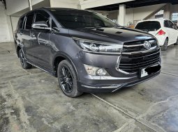 Toyota Innova Venturer 2.4 Diesel AT ( Matic ) 2017 / 2018 Abu² Tua Km 69rban Siap Pakai 2