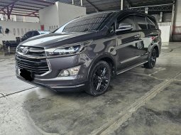 Toyota Innova Venturer 2.4 Diesel AT ( Matic ) 2017 / 2018 Abu² Tua Km 69rban Siap Pakai 3