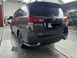 Toyota Innova Venturer 2.4 Diesel AT ( Matic ) 2017 / 2018 Abu² Tua Km 69rban Siap Pakai 4