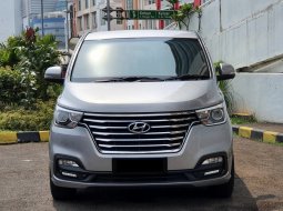 Km13rb Hyundai H1 H-1 2.4 Bensin AT Royale Facelift Pilotseat Hyper Silver Pemakaian 2019 NIK 2018 2