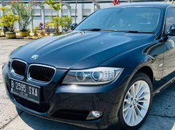BMW 320i E90 2010 LCI Executive AT CKD Hitam 1
