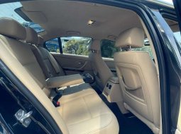 BMW 320i E90 2010 LCI Executive AT CKD Hitam 11
