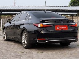 Jual mobil Lexus ES 300H Matic 2018 - Mobil mewah 5