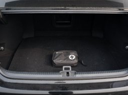 Jual mobil Lexus ES 300H Matic 2018 - Mobil mewah 11