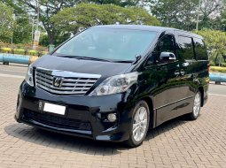 Toyota Alphard X 2