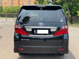 Toyota Alphard X 4
