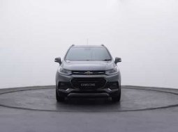 Chevrolet TRAX 1.4 Premier AT 2018 Abu-abu Murah 6