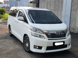 Toyota Vellfire V 2013 putih km 106 rban cash kredit proses bisa dibantu