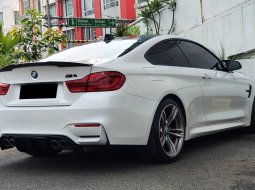 BMW M4 Coupe 3.0L AT 2014 Putih 4