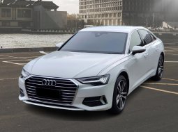 New Model Audi A6 2.0L 40TSFI AT 2023 White On Brown, VERY LOW KM 2RIBU ASLI SUPER ANTIK 1