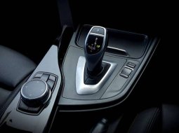 Special Unit Bmw 320i F30 LCi MSport Facelift Sapphire Black Metallic 14